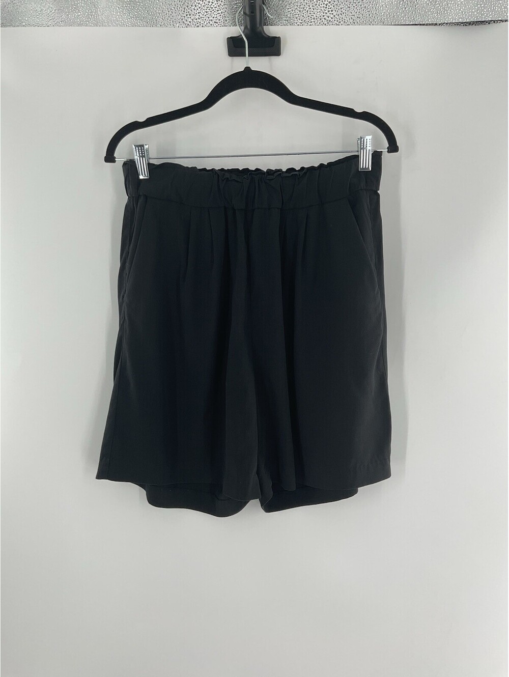 H&M Women’s Black Long Shorts Dressy Size Medium Linen Blend 133